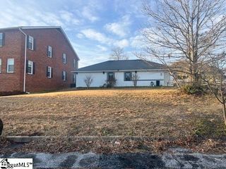 54 Pointe Circle, Greenville, SC 29615