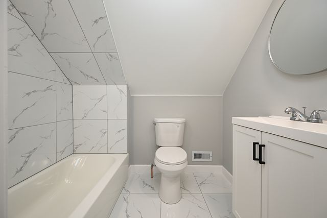 2316 N Hawthorne Avenue, Melrose Park, IL 60164