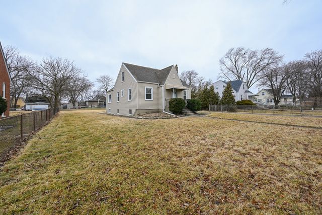 2316 N Hawthorne Avenue, Melrose Park, IL 60164