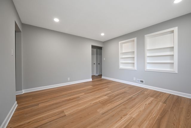 2316 N Hawthorne Avenue, Melrose Park, IL 60164