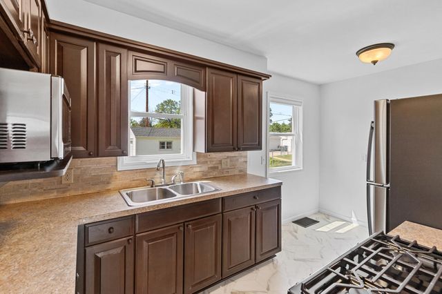5840 Russell Avenue S, Minneapolis, MN 55410