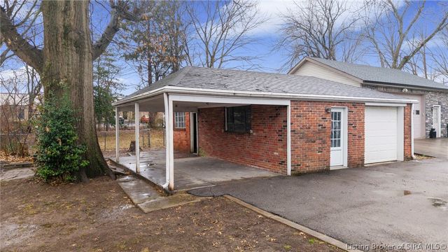 106 E Maple Court, Clarksville, IN 47129