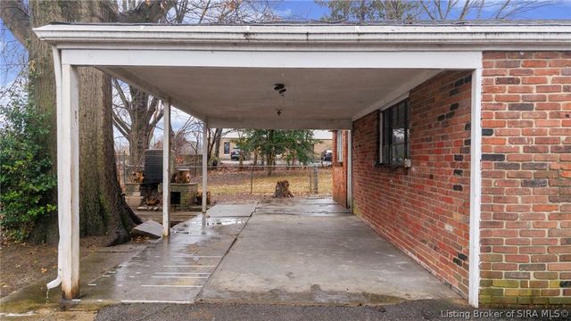 106 E Maple Court, Clarksville, IN 47129