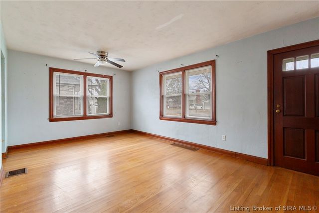 106 E Maple Court, Clarksville, IN 47129