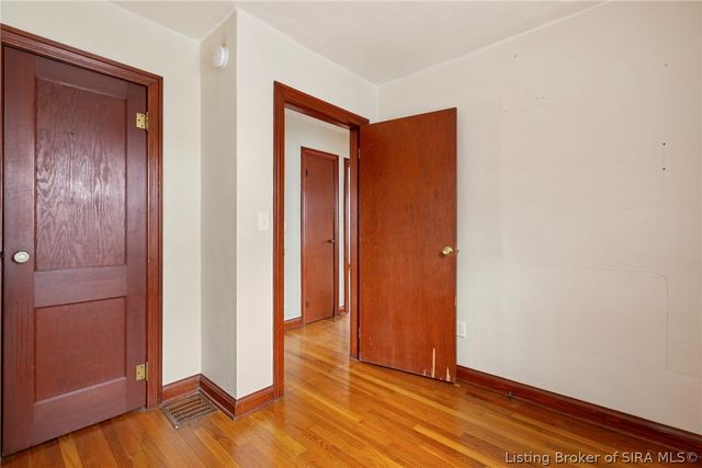 106 E Maple Court, Clarksville, IN 47129