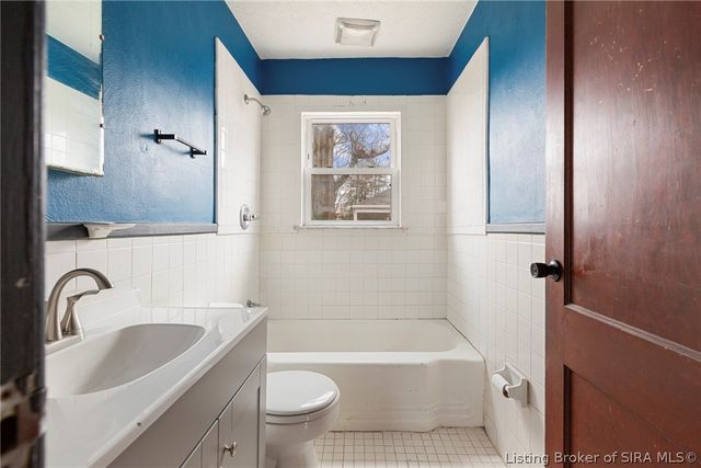 106 E Maple Court, Clarksville, IN 47129