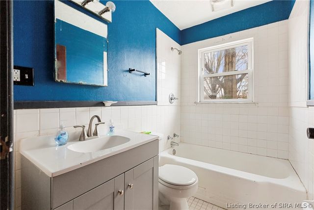 106 E Maple Court, Clarksville, IN 47129