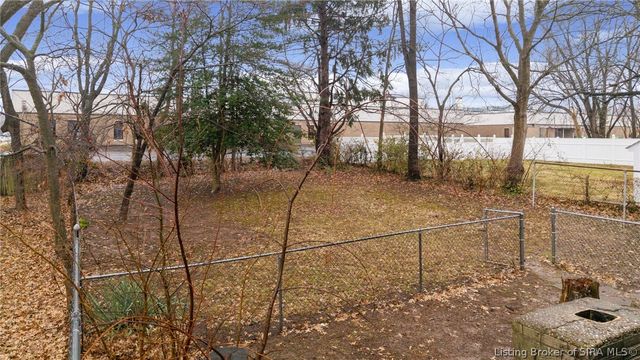 106 E Maple Court, Clarksville, IN 47129