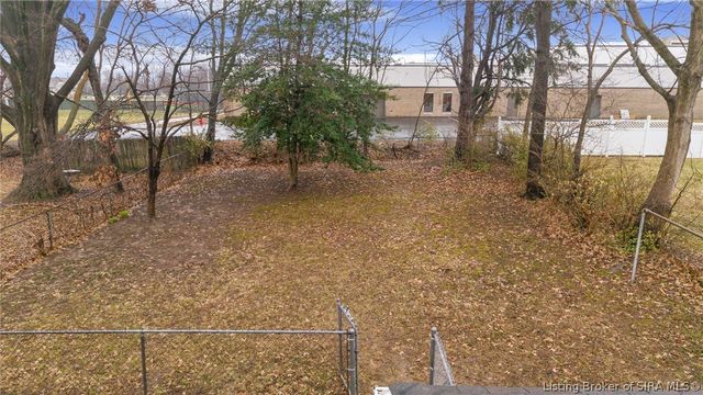 106 E Maple Court, Clarksville, IN 47129