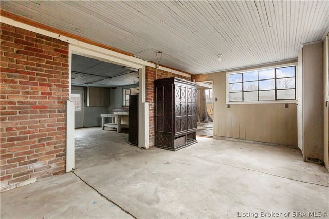 106 E Maple Court, Clarksville, IN 47129