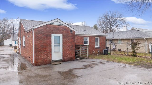 106 E Maple Court, Clarksville, IN 47129