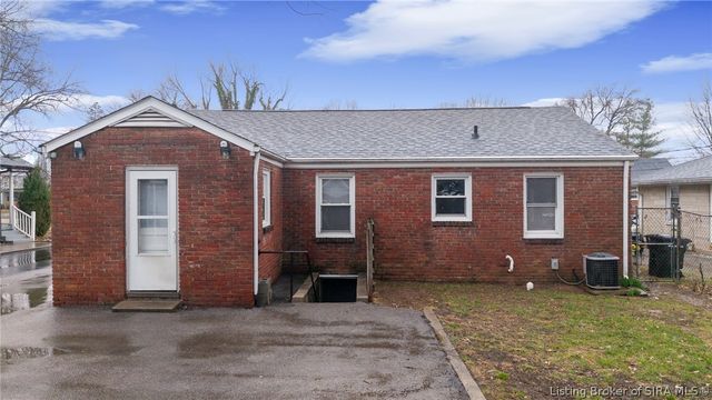 106 E Maple Court, Clarksville, IN 47129