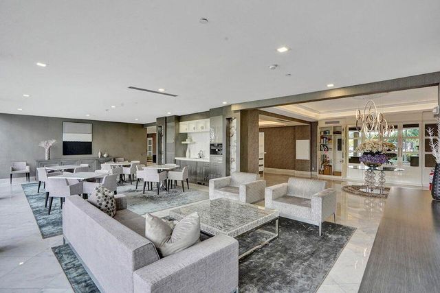 701 E Camino Real 4b, Boca Raton, FL 33432