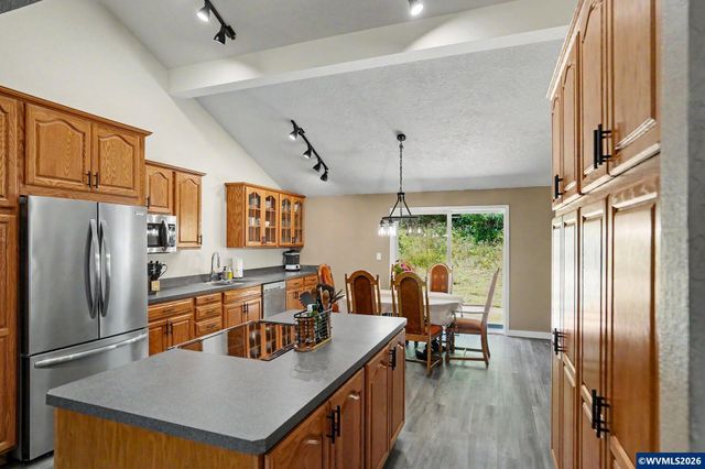 7235 Bates Rd S, Salem, OR 97306
