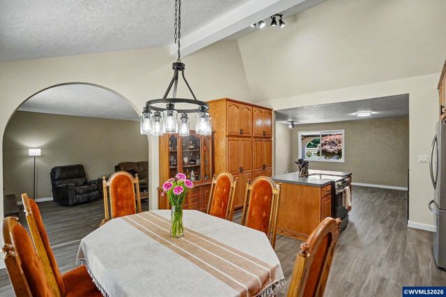 7235 Bates Rd S, Salem, OR 97306