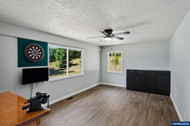 7235 Bates Rd S, Salem, OR 97306