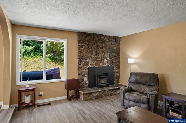 7235 Bates Rd S, Salem, OR 97306