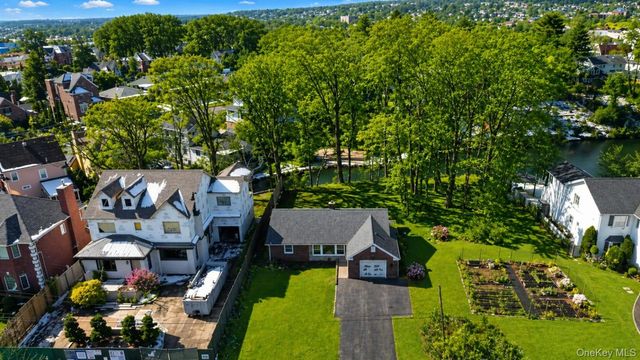 20 Delphine Terrace, Staten Island, NY 10305