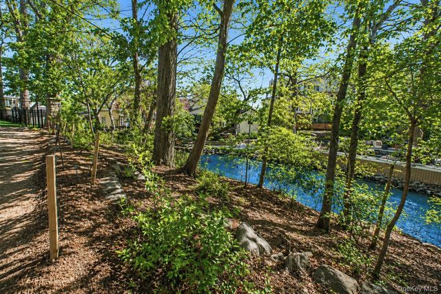 20 Delphine Terrace, Staten Island, NY 10305