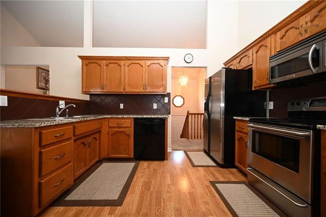 7300 Chaddy Circle, Pleasant Valley, MO 64068