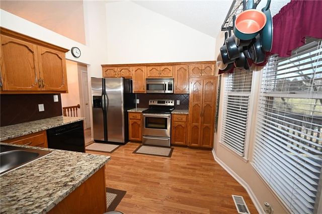 7300 Chaddy Circle, Pleasant Valley, MO 64068