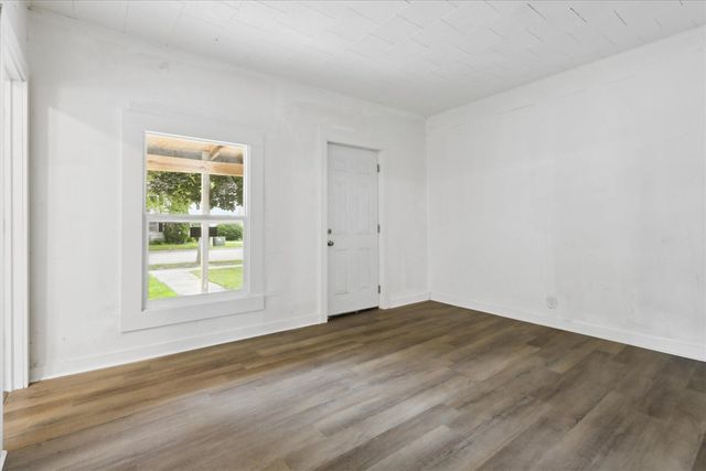 120 E Montcalm Street, Greenville, MI 48838