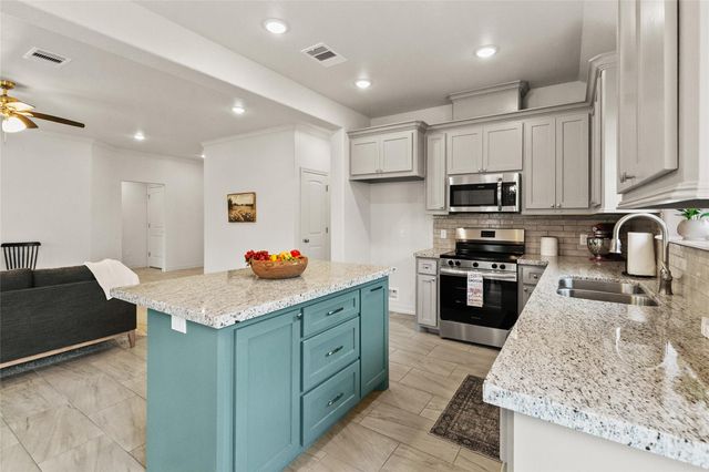 50 Nelson Court, Jones Creek, TX 77541