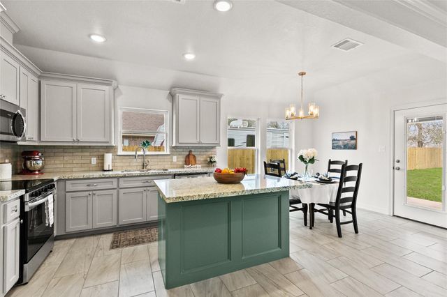 50 Nelson Court, Jones Creek, TX 77541