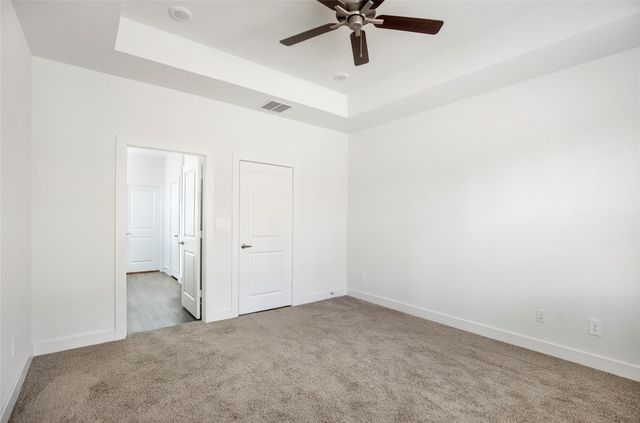 423 Black Walnut Drive, Conroe, TX 77304