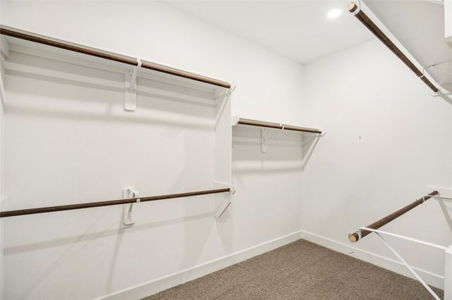 423 Black Walnut Drive, Conroe, TX 77304