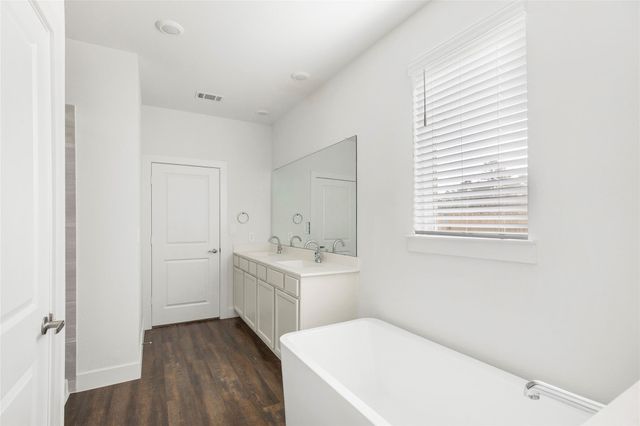 423 Black Walnut Drive, Conroe, TX 77304