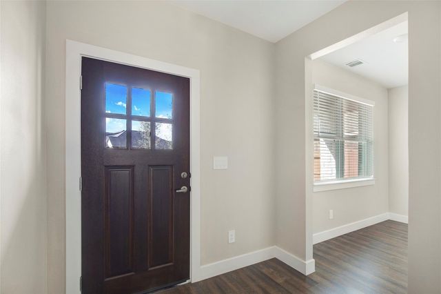 423 Black Walnut Drive, Conroe, TX 77304