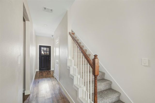 423 Black Walnut Drive, Conroe, TX 77304