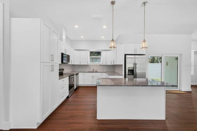 8003 CHANEY LANE, Tampa, FL 33617