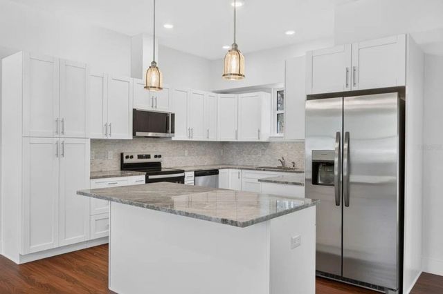 8003 CHANEY LANE, Tampa, FL 33617