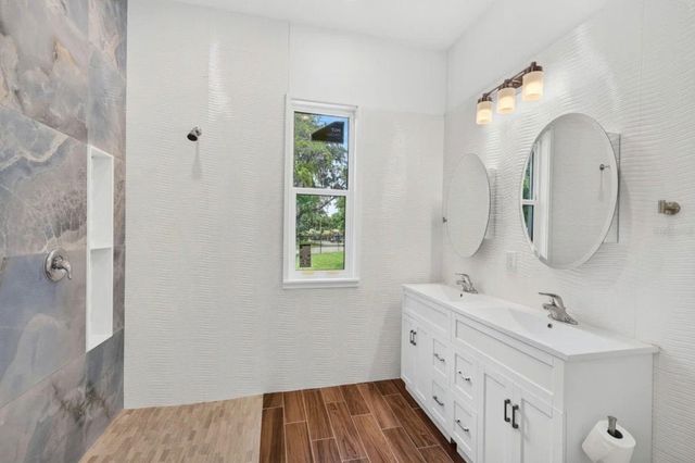 8003 CHANEY LANE, Tampa, FL 33617