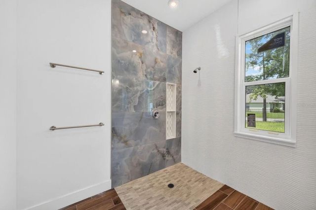 8003 CHANEY LANE, Tampa, FL 33617