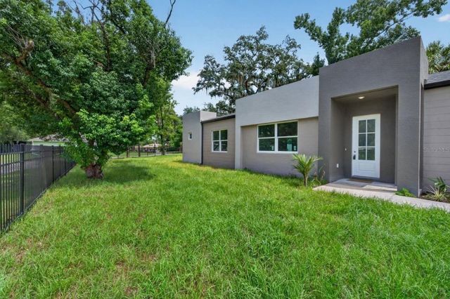 8003 CHANEY LANE, Tampa, FL 33617