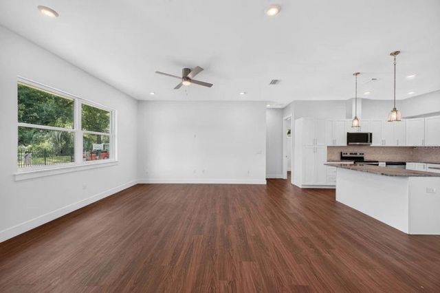 8003 CHANEY LANE, Tampa, FL 33617