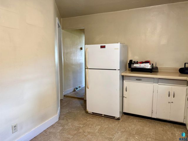 1031 E 1st Ave Avenue, Mitchell, SD 57301