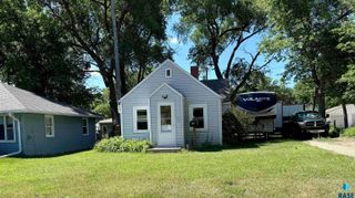 1031 E 1st Ave Avenue, Mitchell, SD 57301