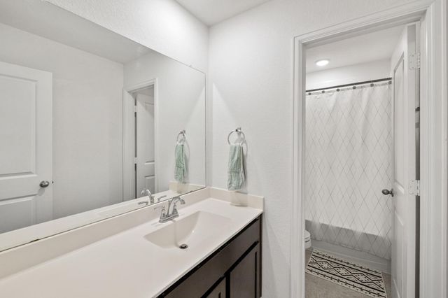 189 Durian LOOP, Buda, TX 78610