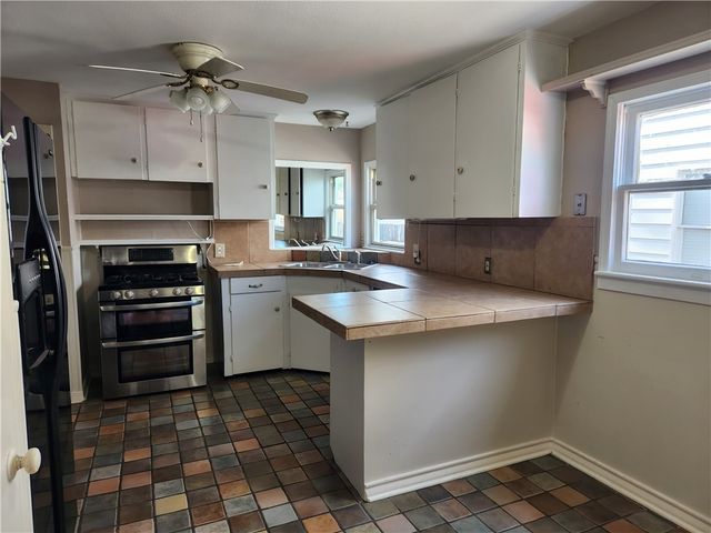 3221 Lawnview St, Corpus Christi, TX 78404