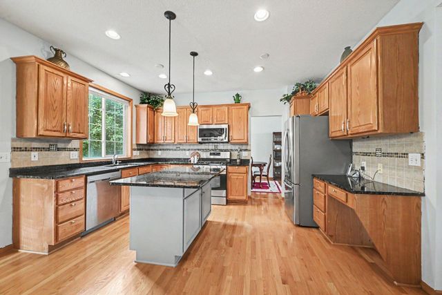 2466 Lone Eagle Trail, Woodbury, MN 55129