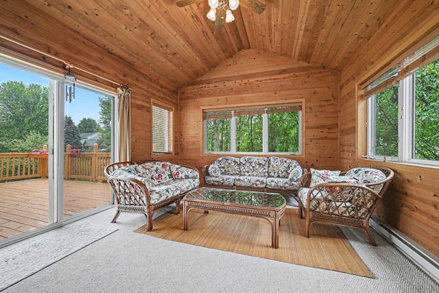 2466 Lone Eagle Trail, Woodbury, MN 55129