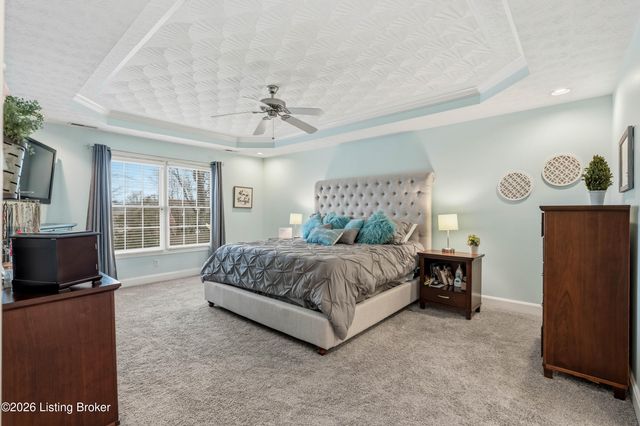 9409 Amber Ridge Ct, Louisville, KY 40272