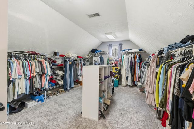 9409 Amber Ridge Ct, Louisville, KY 40272