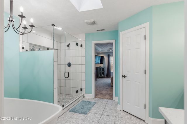 9409 Amber Ridge Ct, Louisville, KY 40272