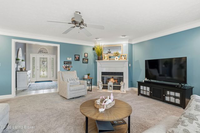 9409 Amber Ridge Ct, Louisville, KY 40272