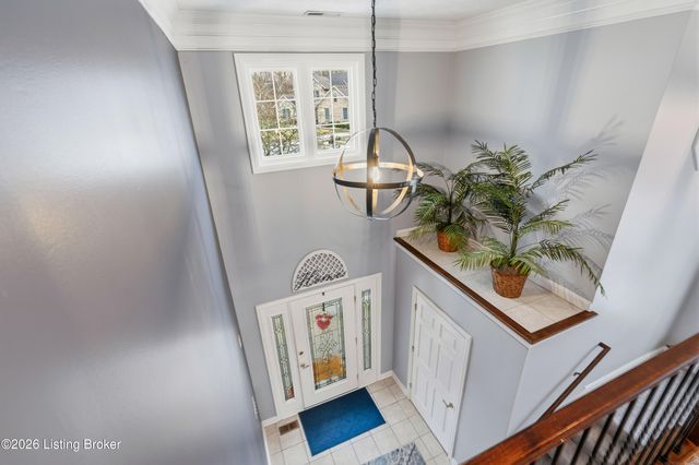 9409 Amber Ridge Ct, Louisville, KY 40272